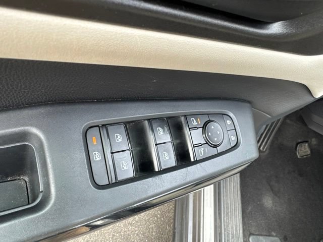 Used 2023 Nissan Pathfinder SV w/ SV Premium Package AWD/4WD image 8