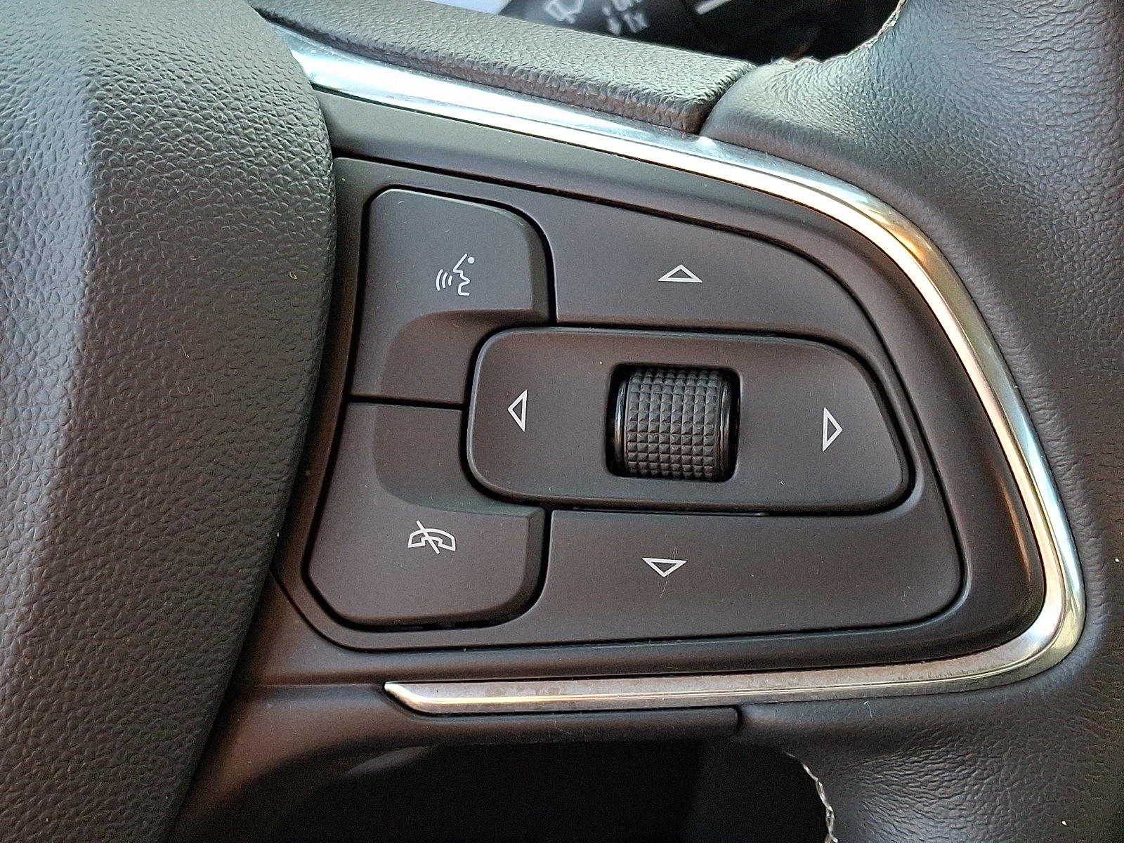 Certified 2023 Buick Encore GX Preferred w/ Cold Weather Comfort Package FWD image 23