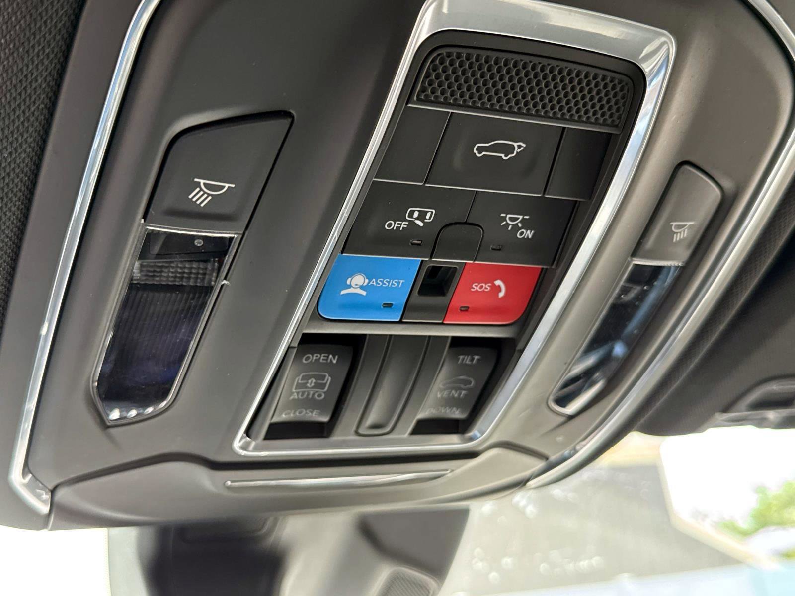 Used 2022 Jeep Grand Cherokee Altitude image 18