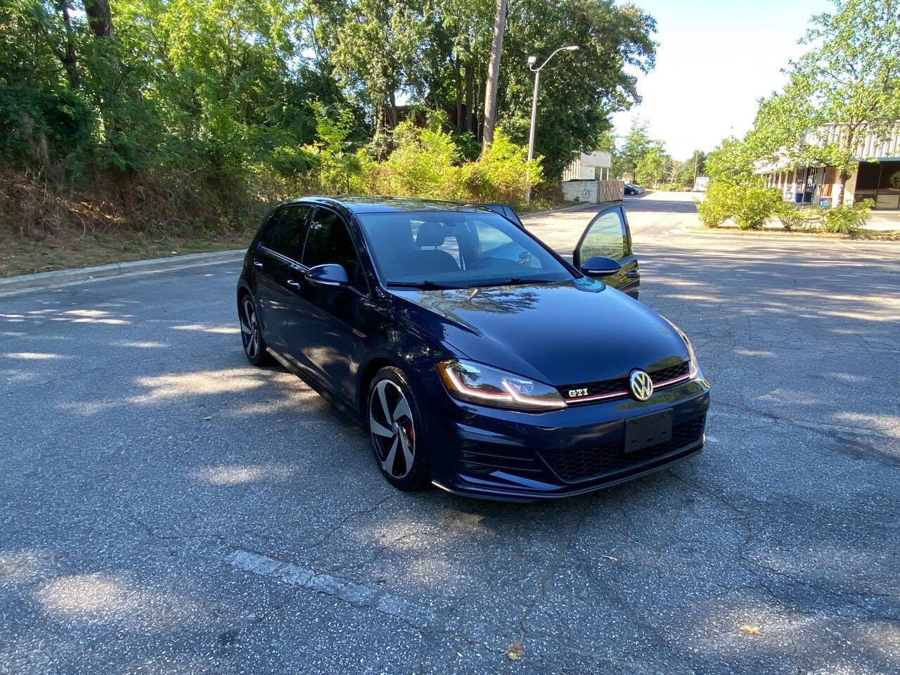 Used 2018 Volkswagen GTI SE FWD image 57