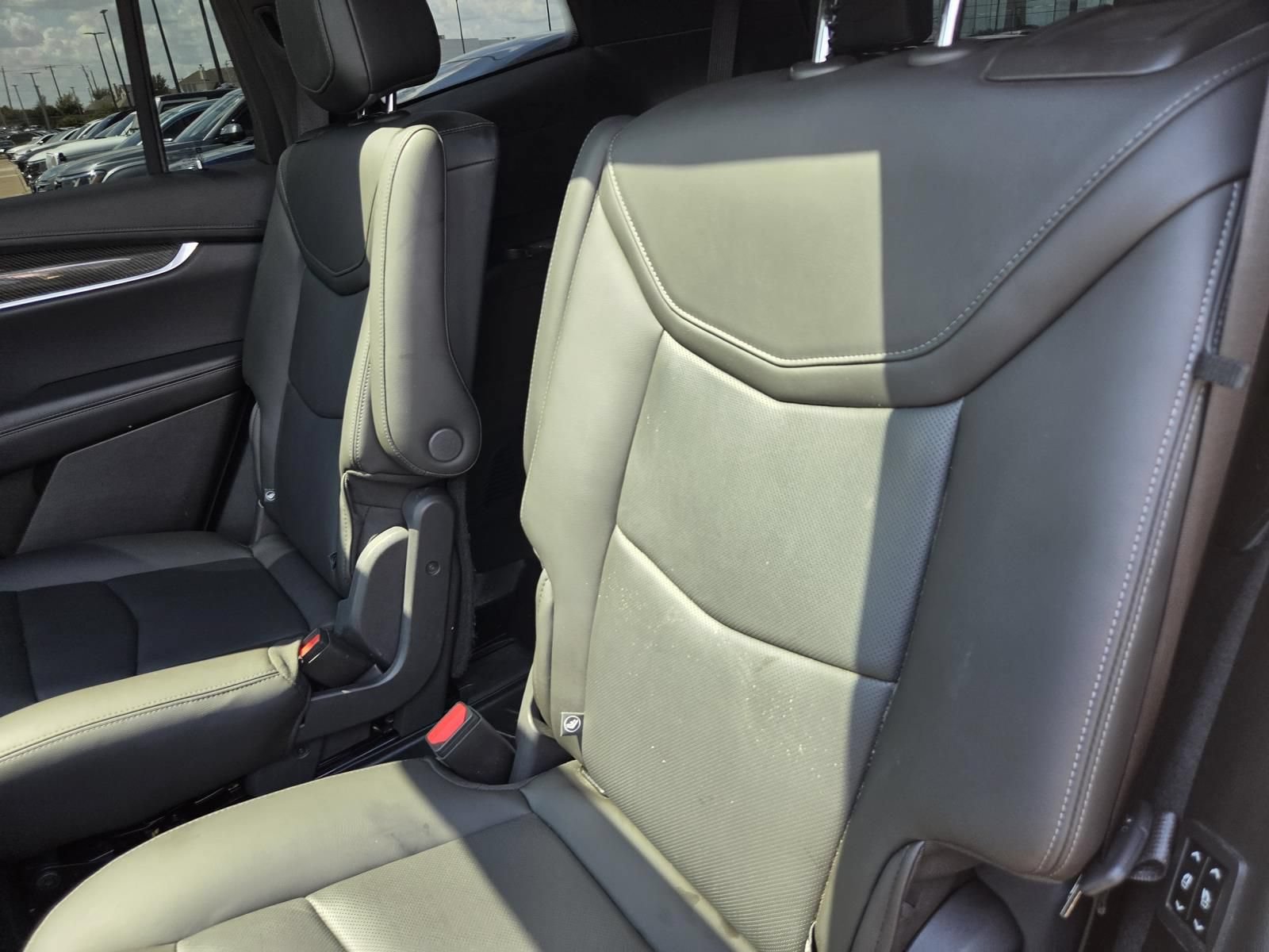 Used 2022 Cadillac XT6 Sport w/ Technology Package AWD/4WD image 15