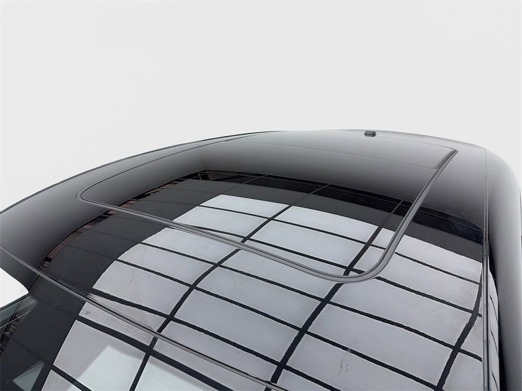 Used 2024 Porsche Macan image 13