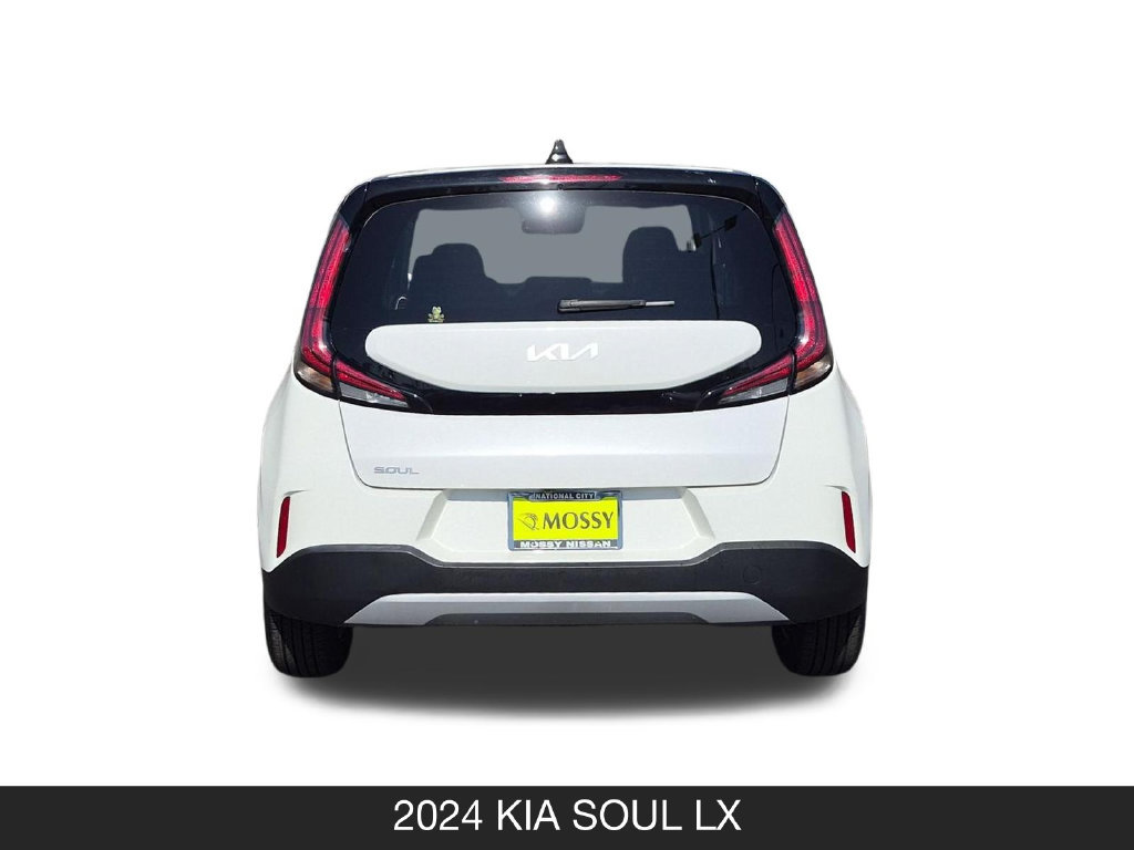 Used 2024 Kia Soul LX w/ LX Technology Package FWD image 8