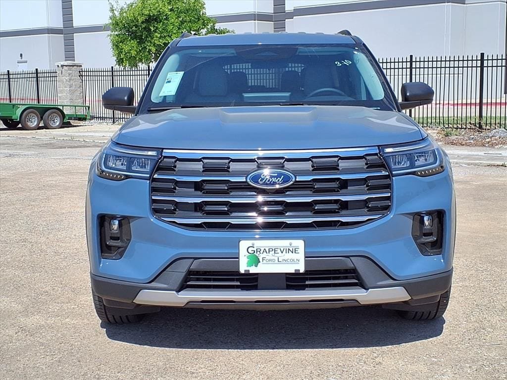 New 2026 Ford Explorer Active w/ Active Comfort Package RWD image 2
