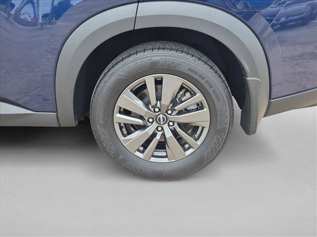 Used 2022 Nissan Pathfinder SV w/ SV Premium Package FWD image 14