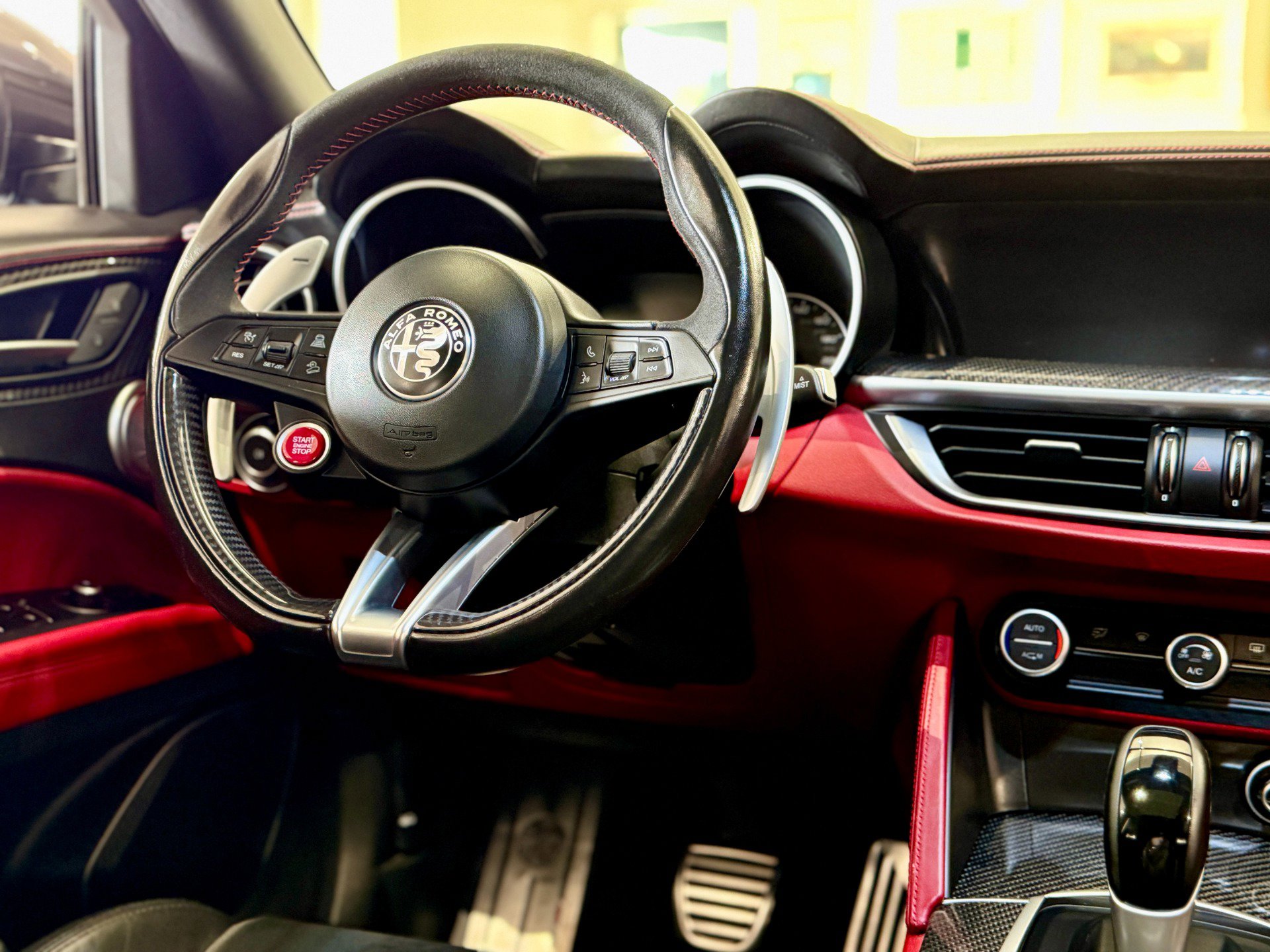 Used 2018 Alfa Romeo Stelvio Quadrifoglio w/ Driver Assist Dynamic Package AWD/4WD image 50