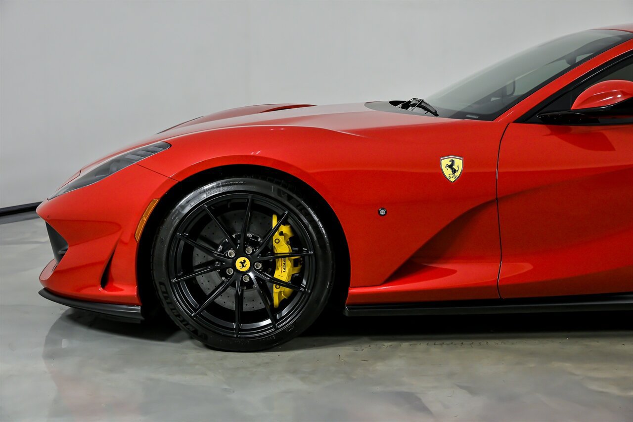Used 2018 Ferrari 812 Superfast RWD image 6
