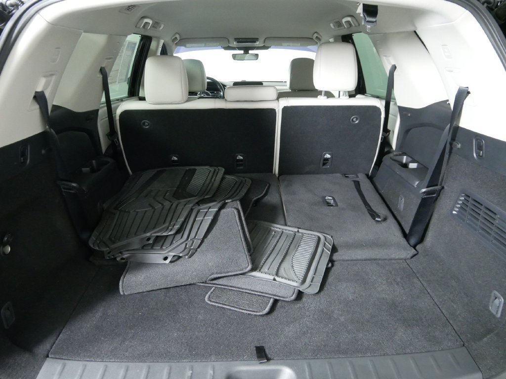 Used 2025 Nissan Pathfinder SL AWD/4WD image 17