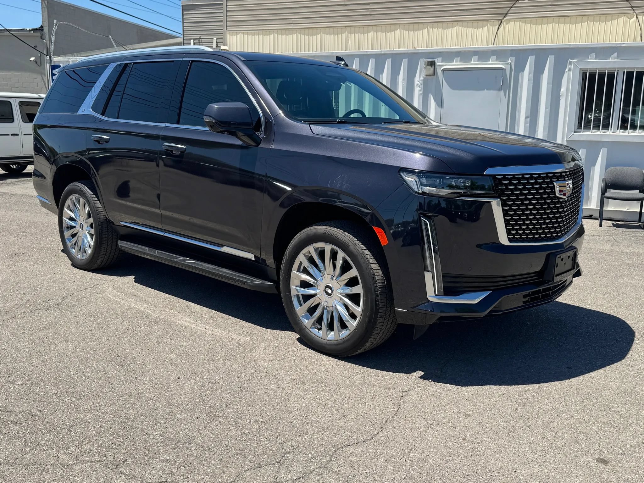 Used 2024 Cadillac Escalade Premium Luxury AWD/4WD image 11