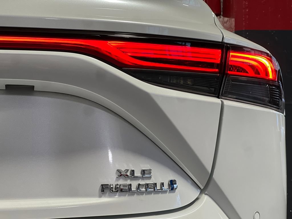 Certified 2022 Toyota Mirai XLE image 10