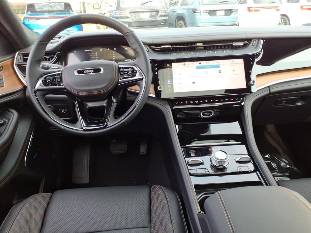 New 2026 Jeep Grand Cherokee Summit image 14