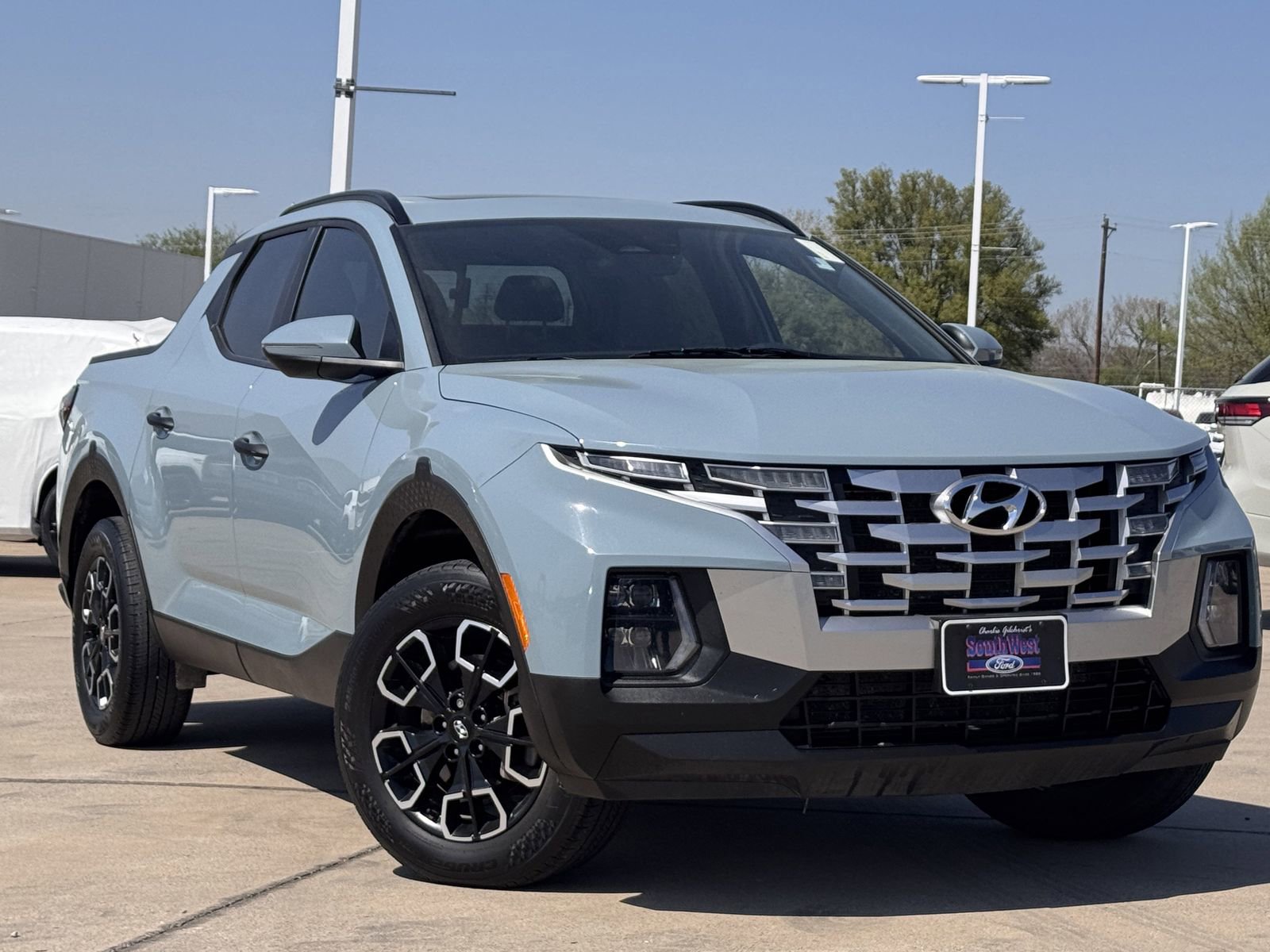 Used 2024 Hyundai Santa Cruz SEL w/ Activity Package image 2