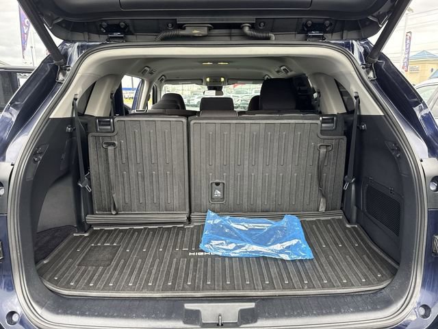 Used 2020 Toyota Highlander LE image 11