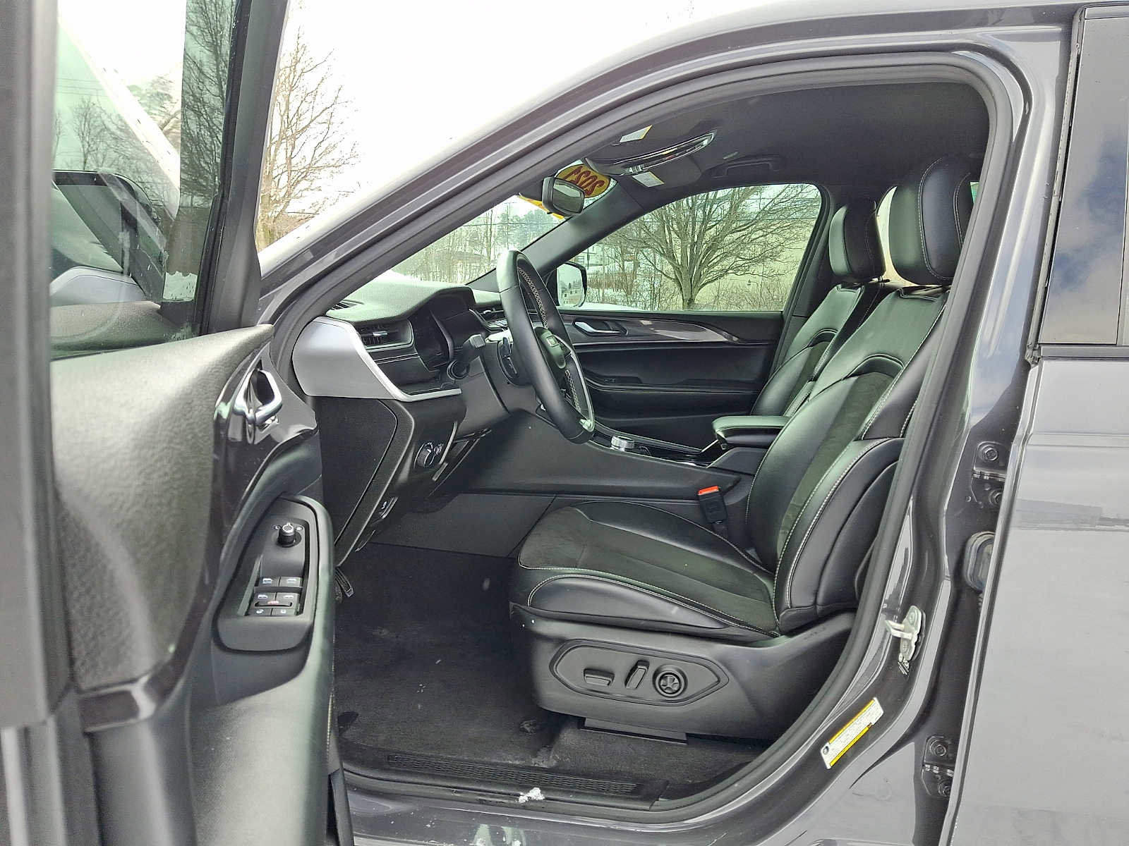 Used 2021 Jeep Grand Cherokee L Altitude image 17