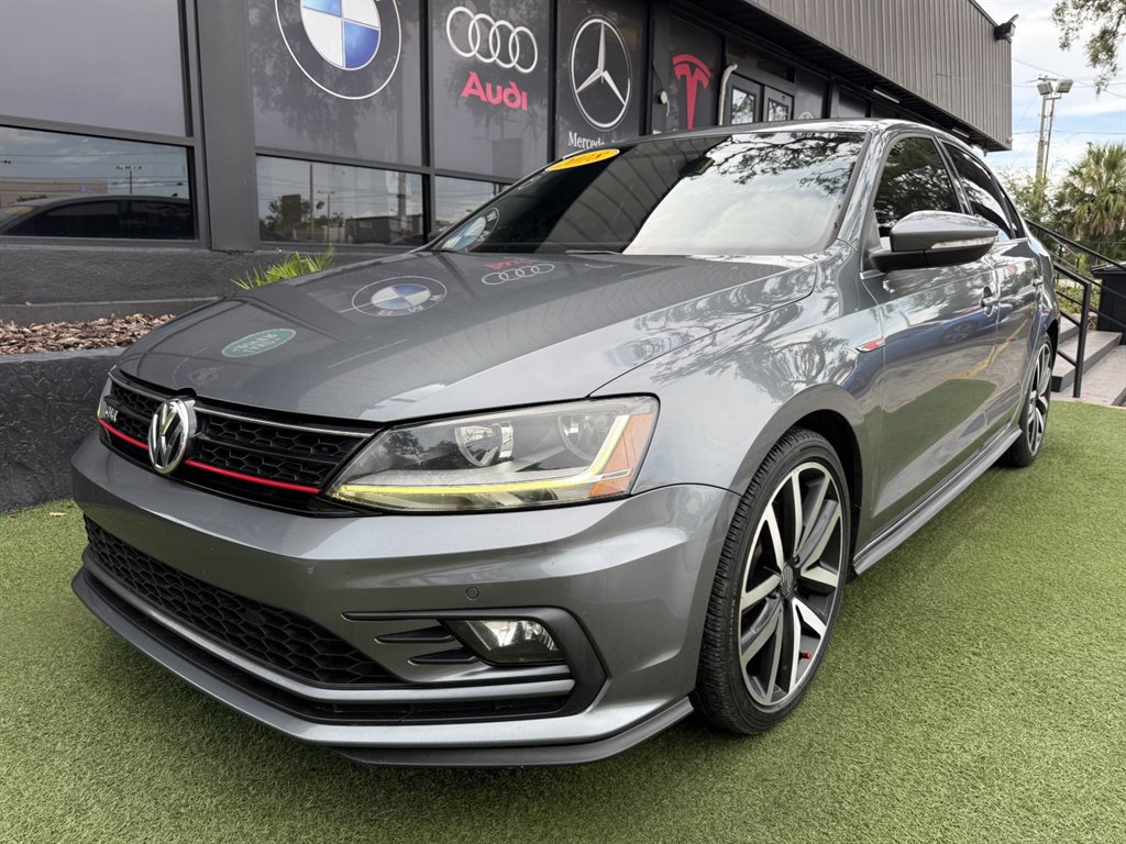 Used 2018 Volkswagen Jetta GLI FWD image 1