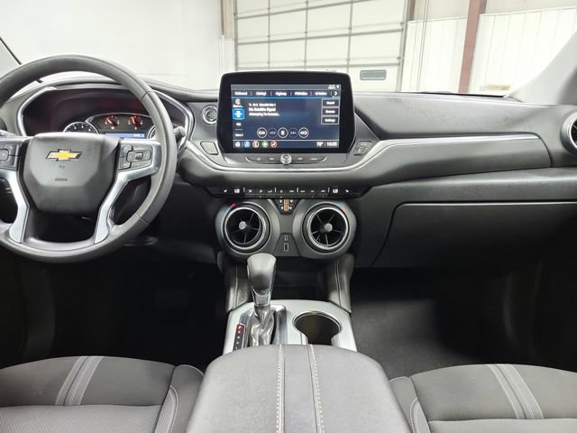 Used 2025 Chevrolet Blazer LT FWD image 26