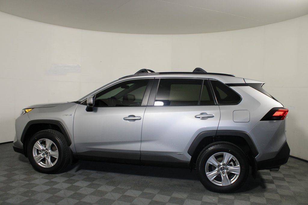 Used 2021 Toyota RAV4 XLE image 5