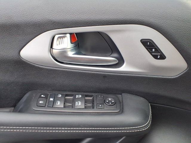 Used 2024 Chrysler Pacifica Touring-L w/ S Appearance Package image 24