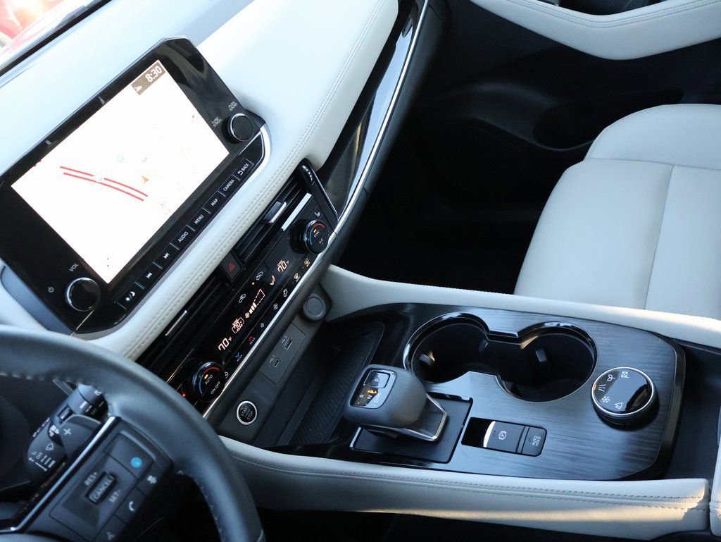 Used 2023 Nissan Rogue SL w/ SL Premium Package image 19