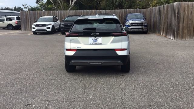 Used 2023 Chevrolet Bolt EUV LT w/ Convenience Package image 6