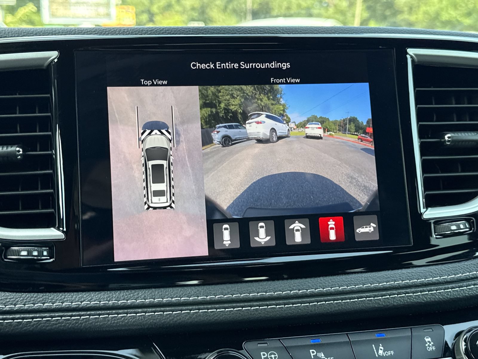 Used 2024 Chrysler Pacifica Limited FWD image 27