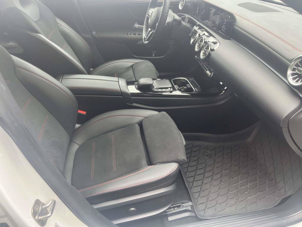 Used 2023 Mercedes-Benz CLA 250 4MATIC image 21