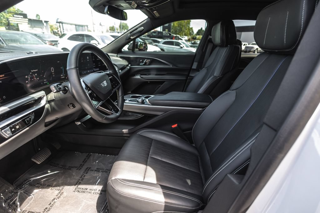 Used 2024 Cadillac Lyriq Luxury RWD image 17