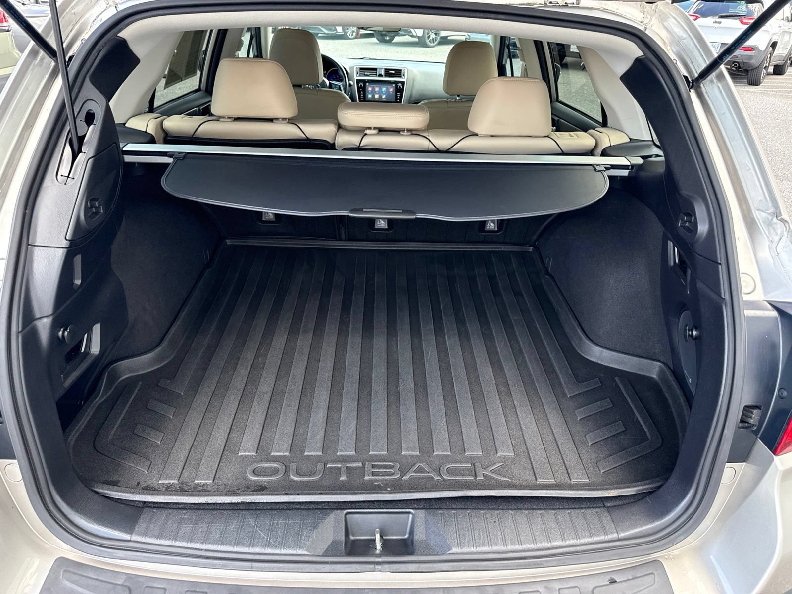 Used 2018 Subaru Outback 2.5i Limited AWD/4WD image 13