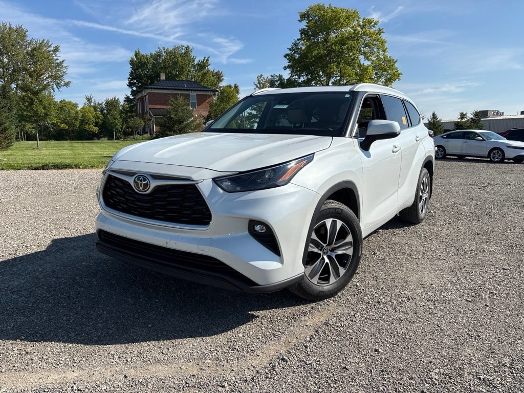 Used 2022 Toyota Highlander XLE