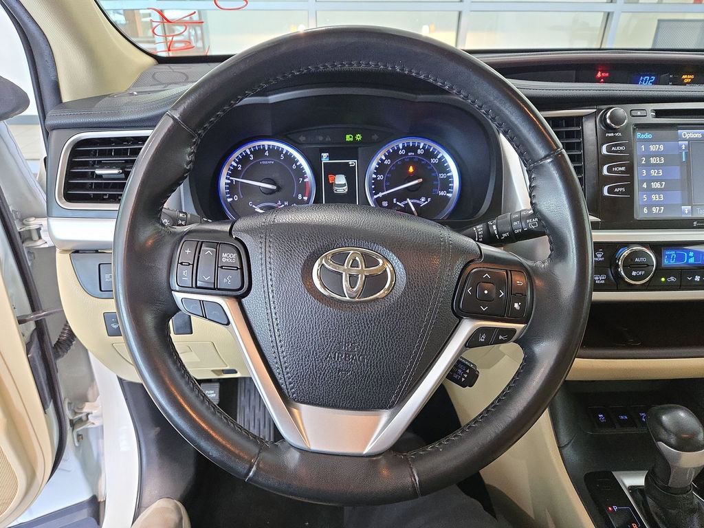 Used 2019 Toyota Highlander XLE AWD/4WD image 10