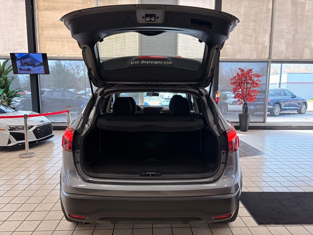 Used 2018 Nissan Rogue Sport SV image 9