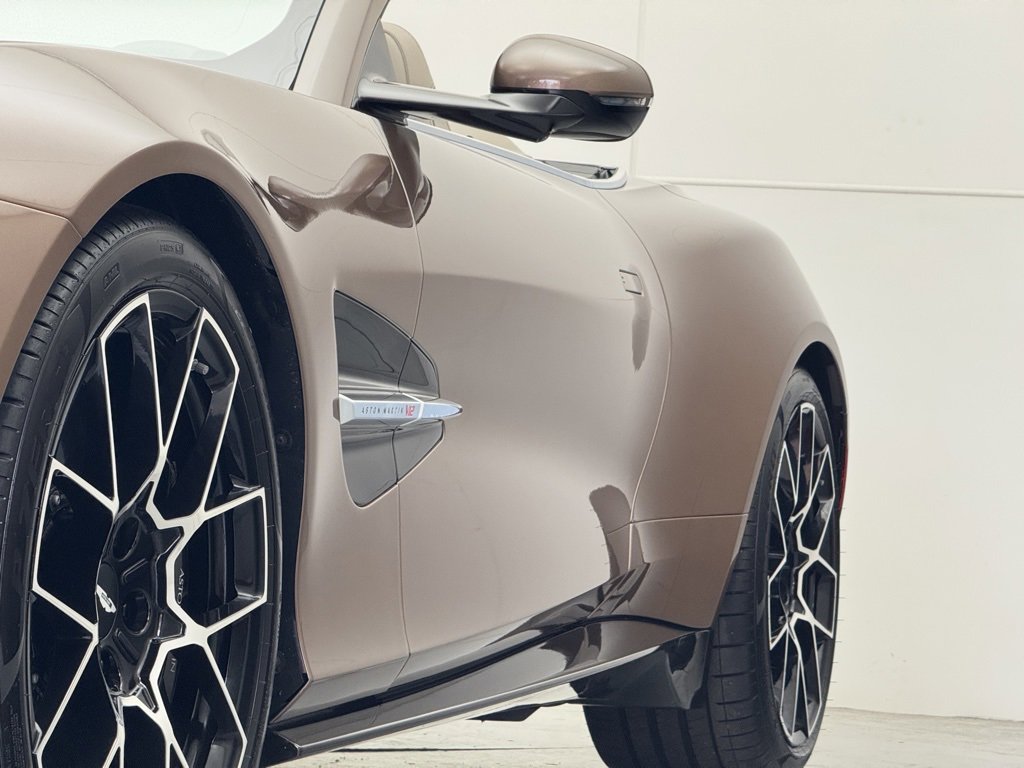 New 2026 Aston Martin Vanquish Convertible image 61