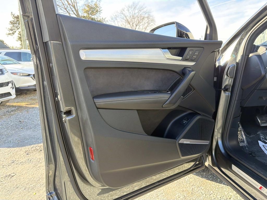 Used 2021 Audi SQ5 Premium Plus w/ Premium Plus Package image 31