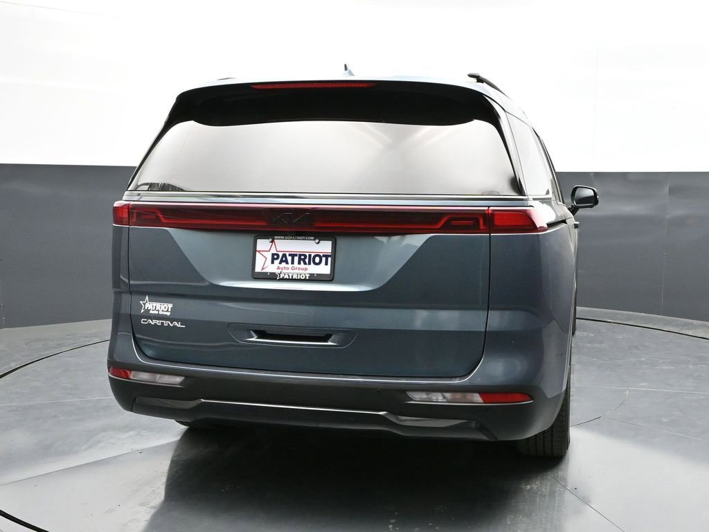 Used 2024 Kia Carnival SX Prestige FWD image 2