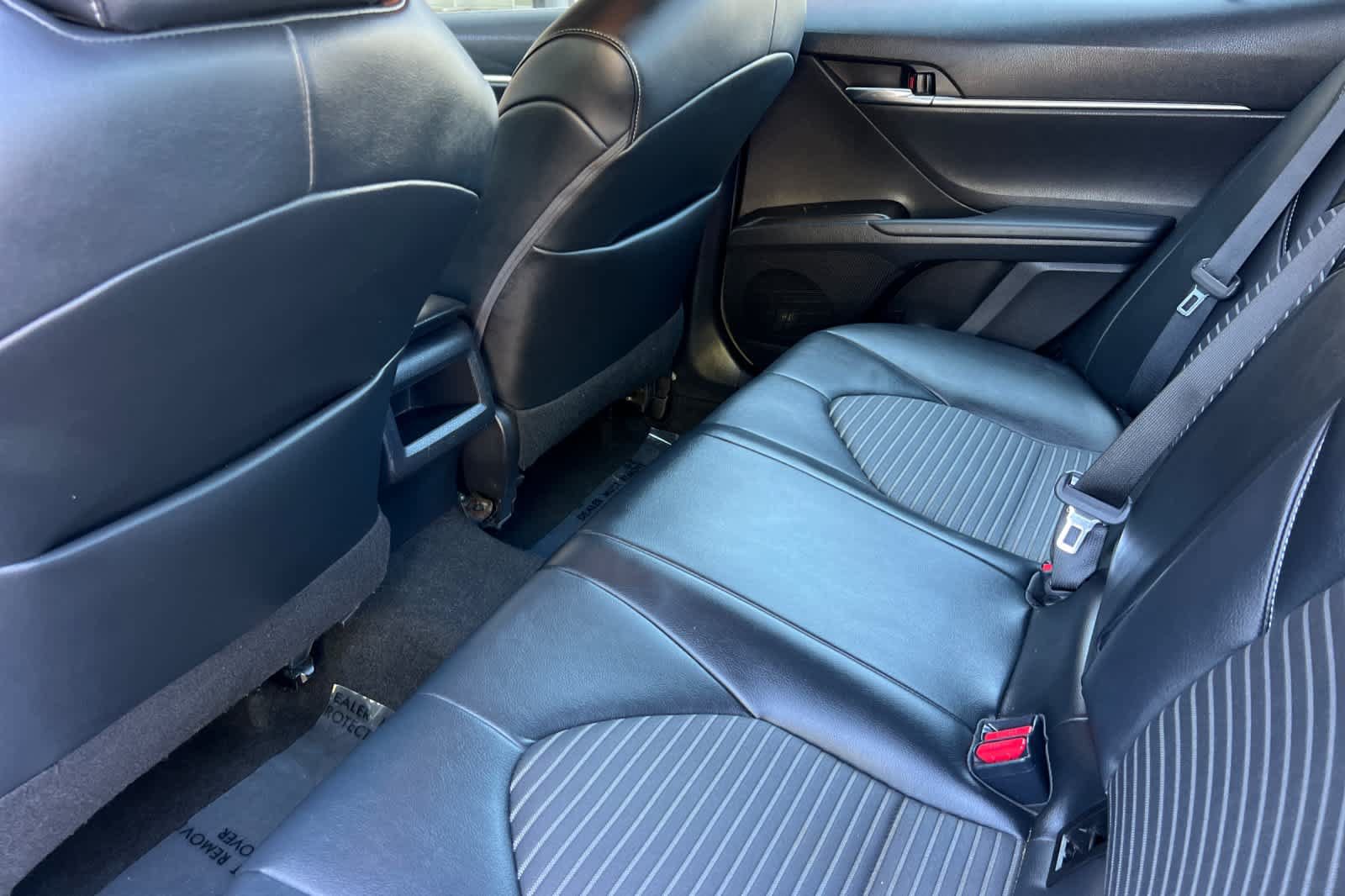 Used 2021 Toyota Camry SE FWD image 4