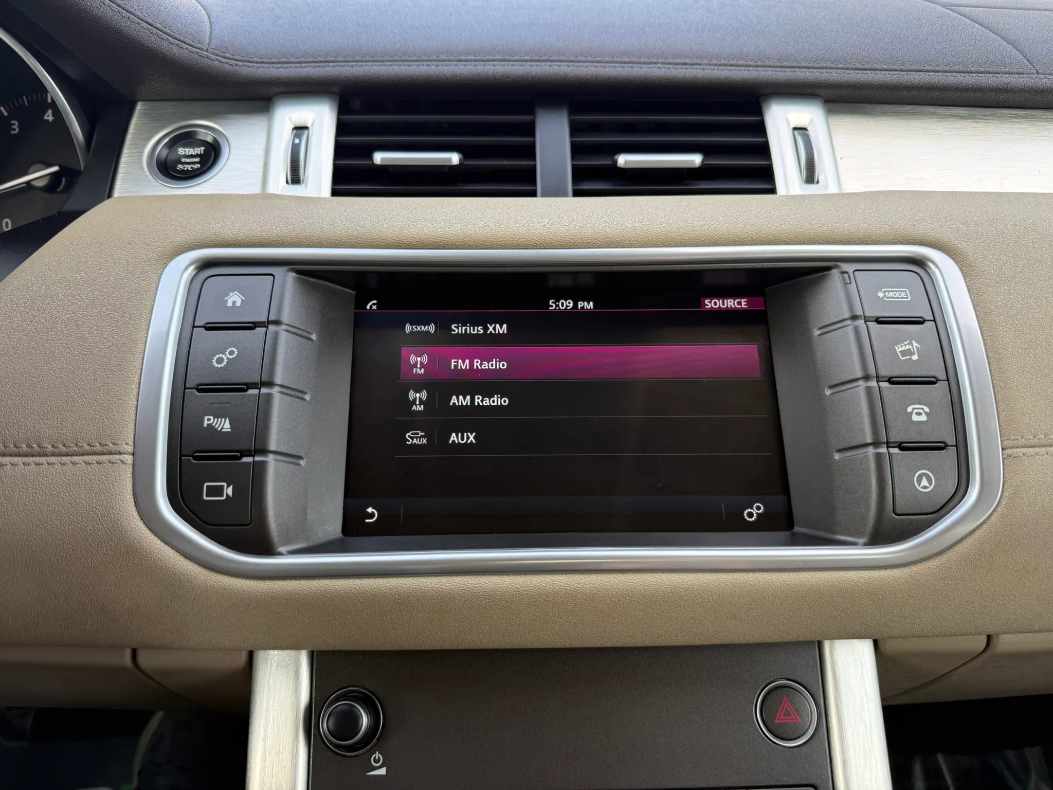 Used 2017 Land Rover Range Rover Evoque SE AWD/4WD image 42