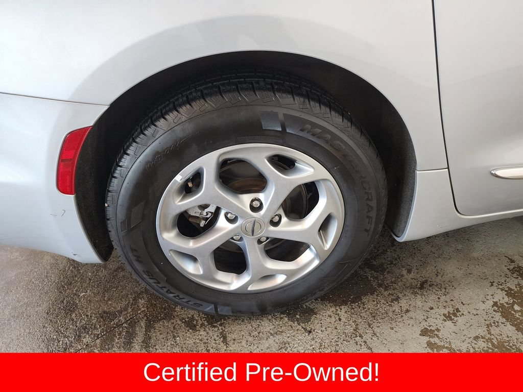 Certified 2023 Chrysler Pacifica Limited FWD image 42