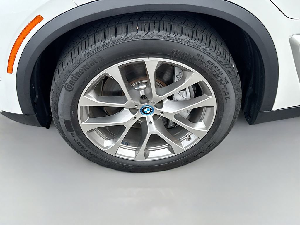 Used 2024 BMW X5 xDrive50e w/ Parking Assistance Package image 26