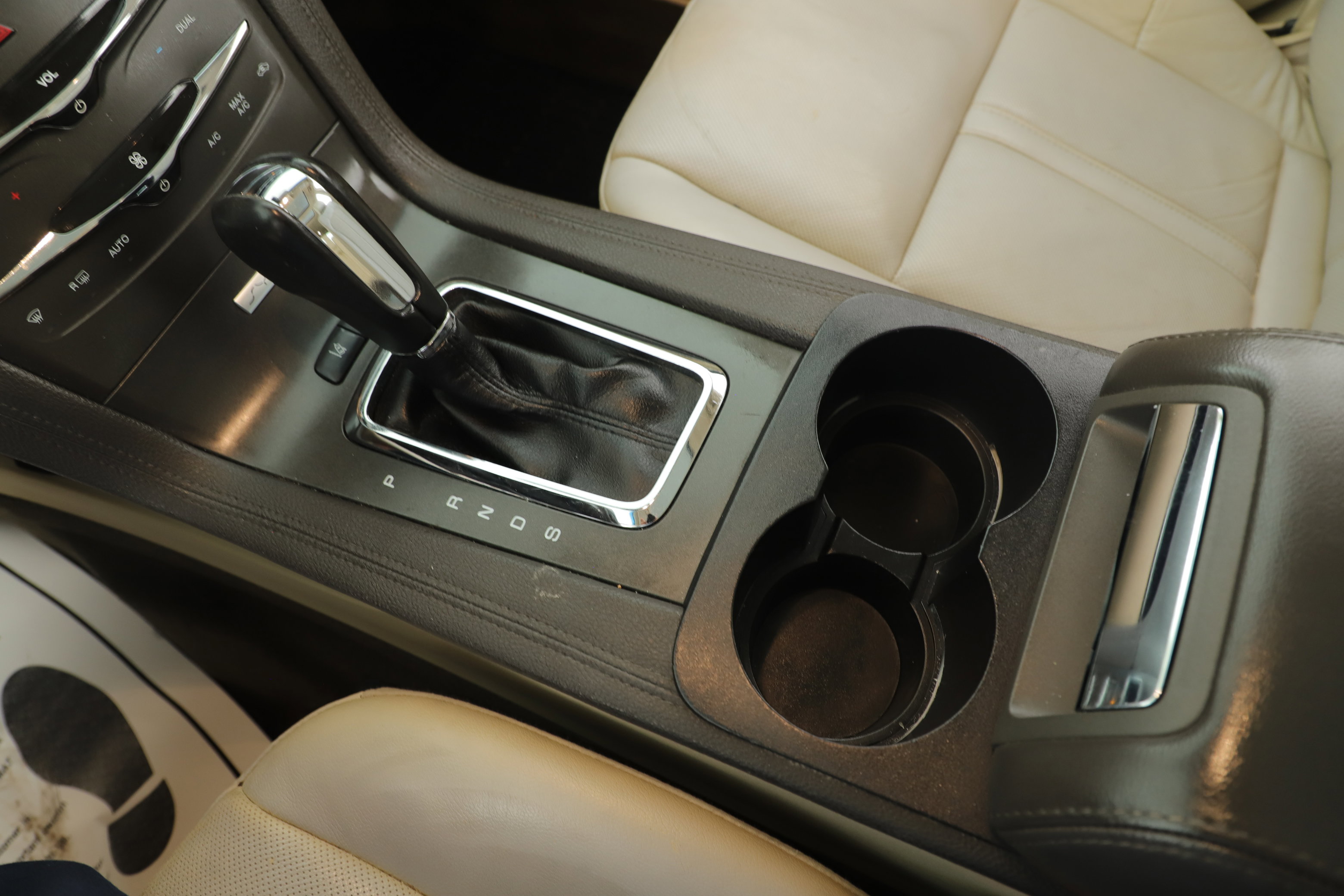 Used 2016 Lincoln MKT AWD w/ Equipment Group 201A image 16