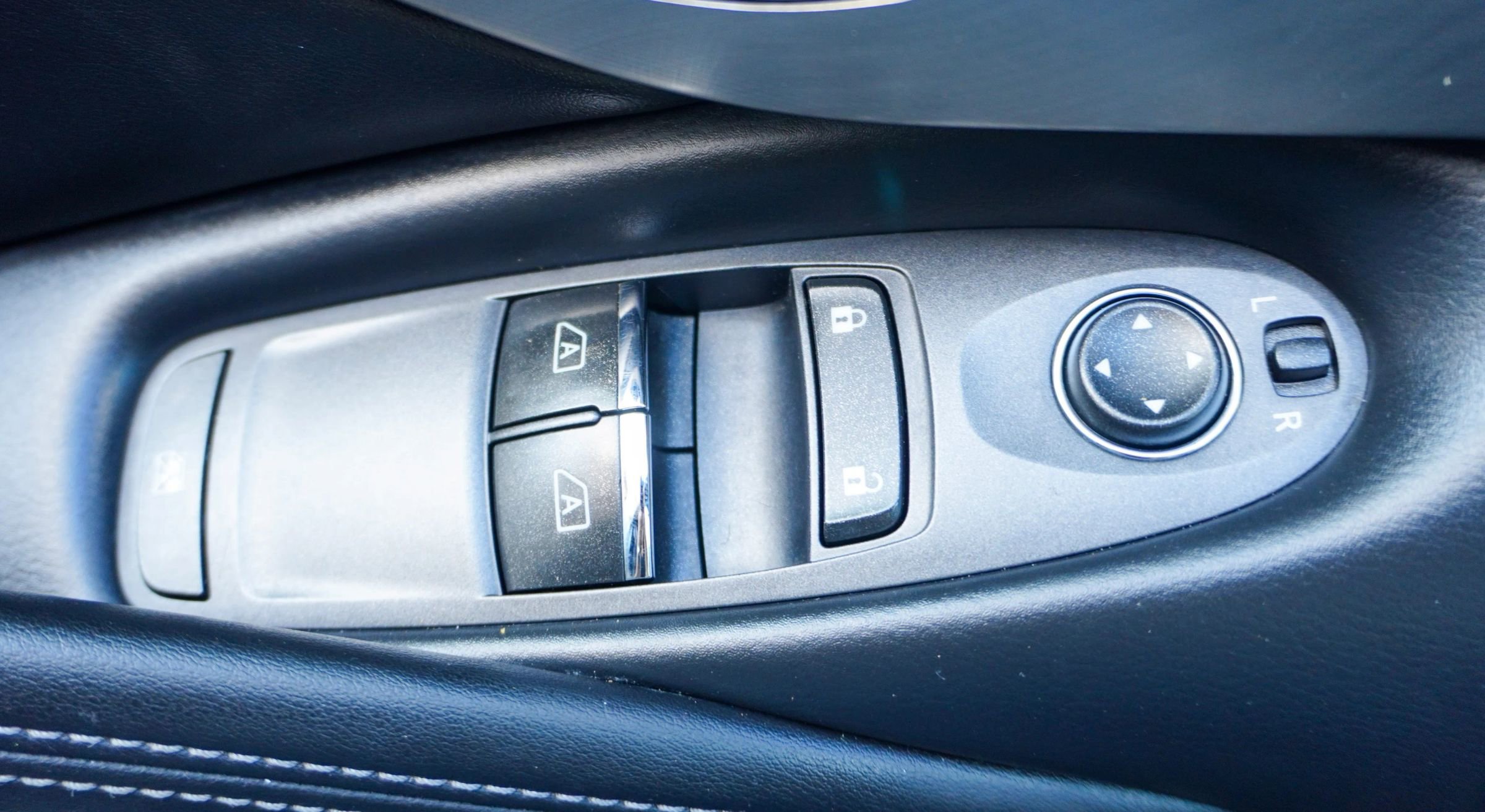 Used 2020 INFINITI Q60 3.0t Luxe image 34