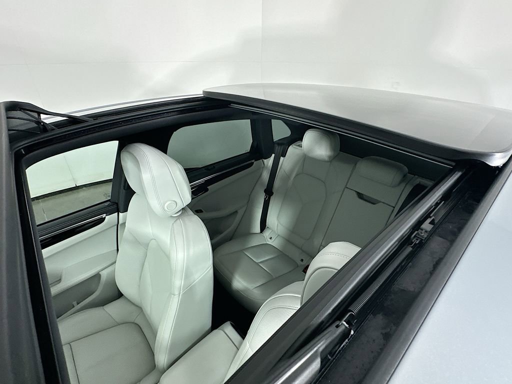 New 2025 Porsche Macan image 14