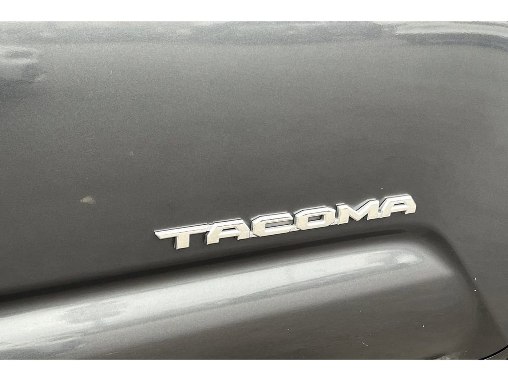 Used 2018 Toyota Tacoma TRD Sport w/ Technology Package image 7