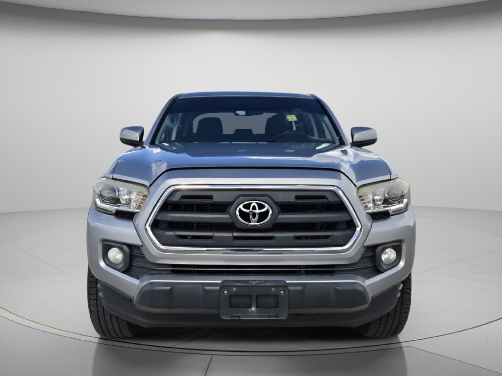 Used 2017 Toyota Tacoma SR5 w/ Tow Package RWD image 9