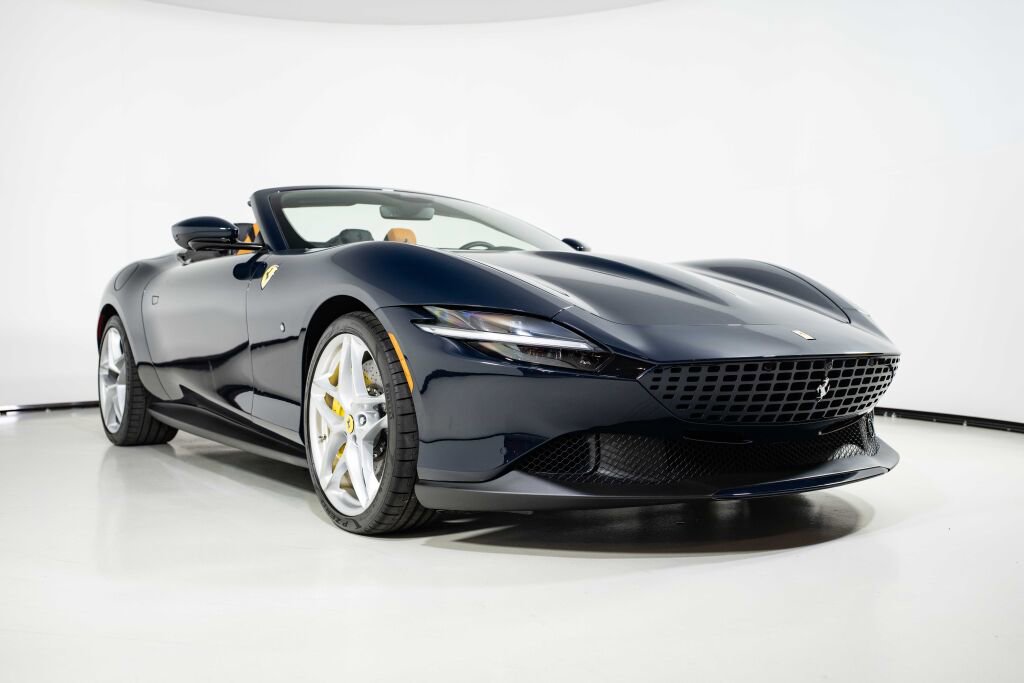 Used 2024 Ferrari Roma Spider image 5