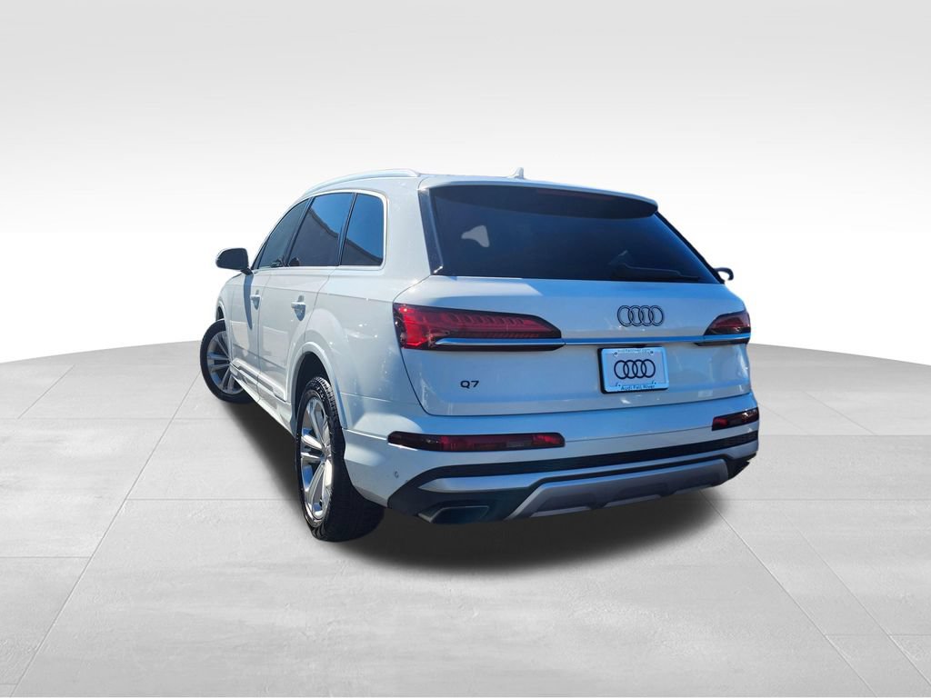 Certified 2025 Audi Q7 2.0T Premium AWD/4WD image 4