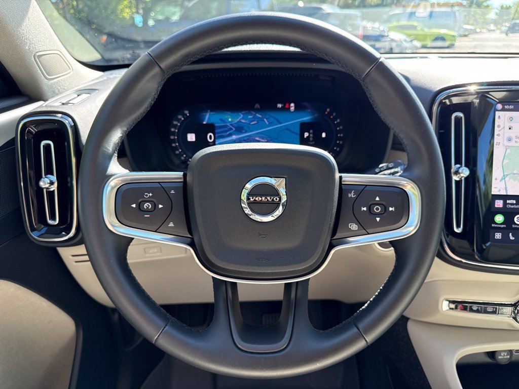 Used 2025 Volvo XC40 B5 Plus AWD/4WD image 23