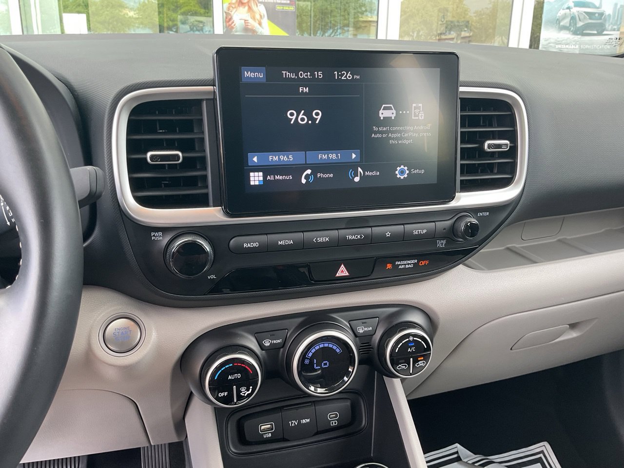 Used 2025 Hyundai Venue SEL FWD image 31