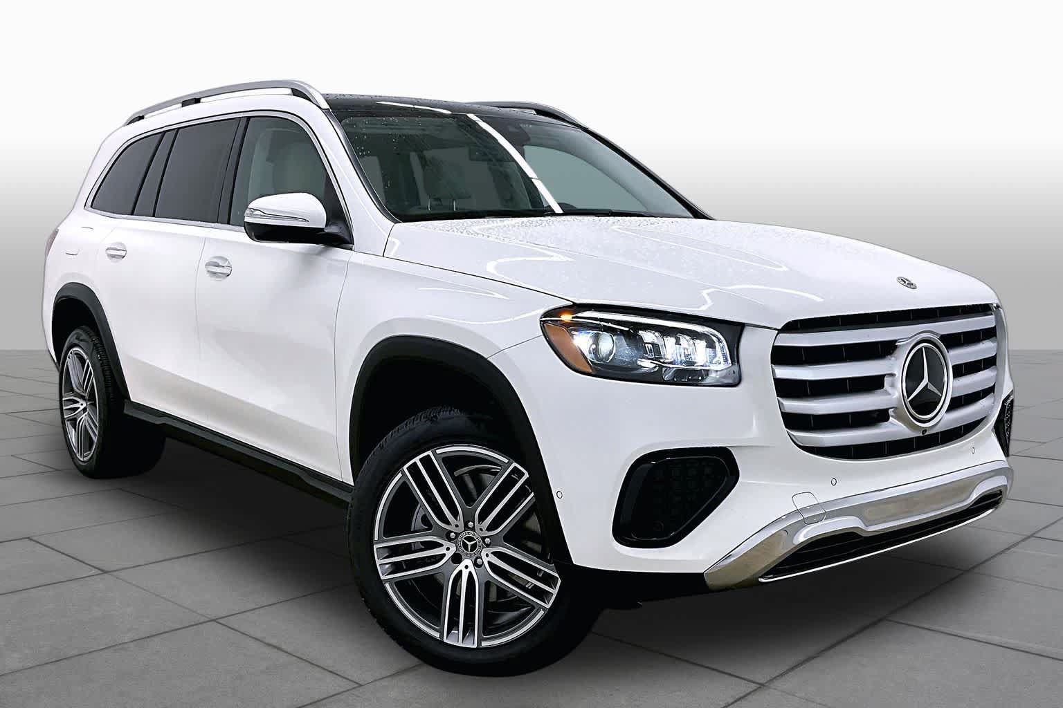 New 2026 Mercedes-Benz GLS 450 4MATIC image 2