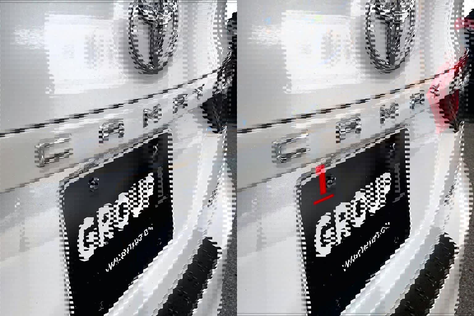 Used 2020 Toyota Camry XLE FWD image 10