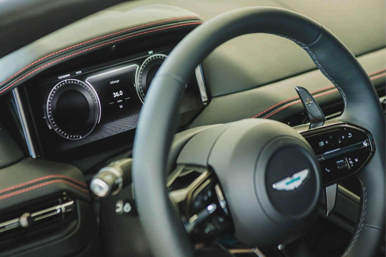 Used 2025 Aston Martin DB12 Coupe image 7